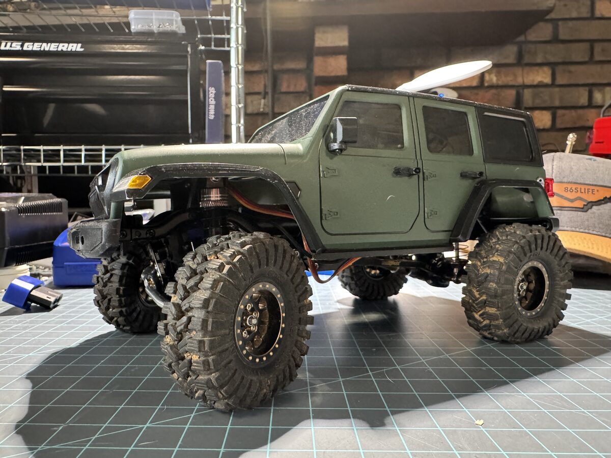 TRX4m with Injora Jeep Wrangler body in OD green